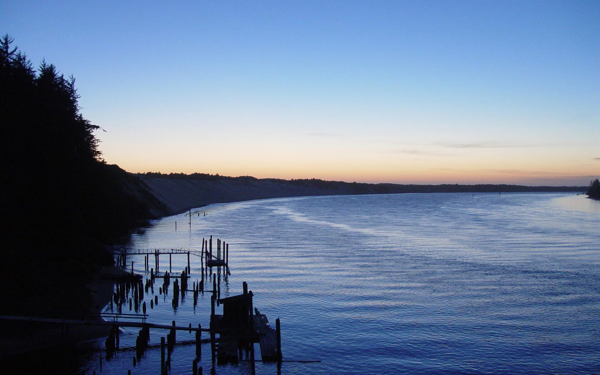 “飘移王者”盛宴：车手们的漂移技巧一览，如何玩漂移车