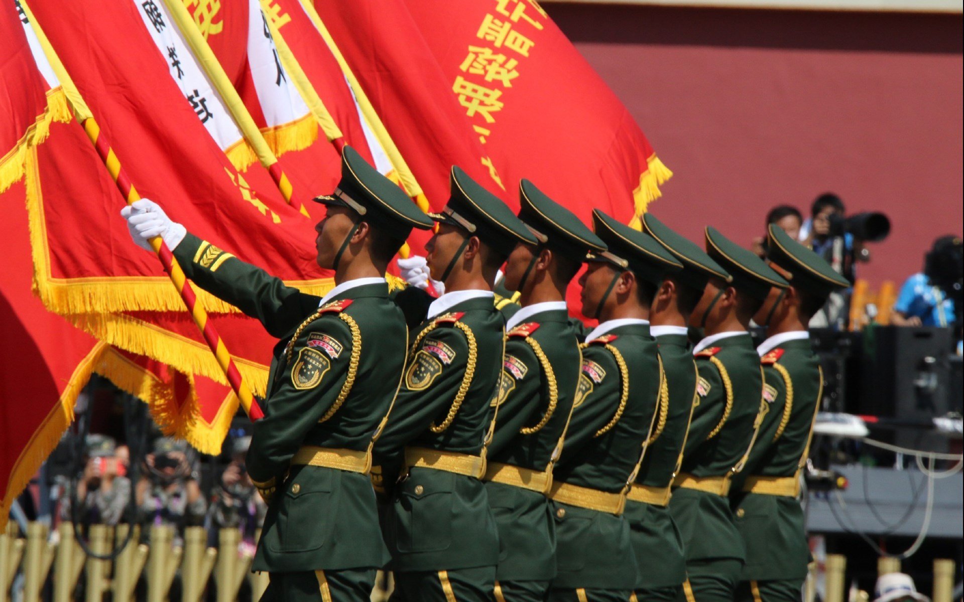 校企合作推动篮球青训产业化，打造全国青少年训练网络，青少年篮球训练营的简介