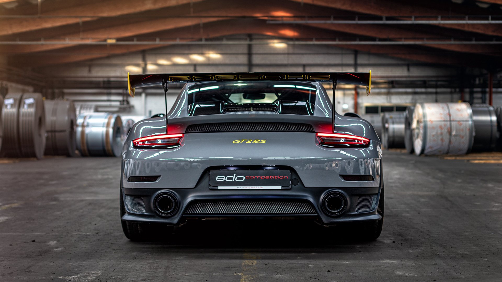 哥伦比亚女足在巴黎奥运会比赛中表现出色，赢得奖牌，哥伦比亚男足主帅