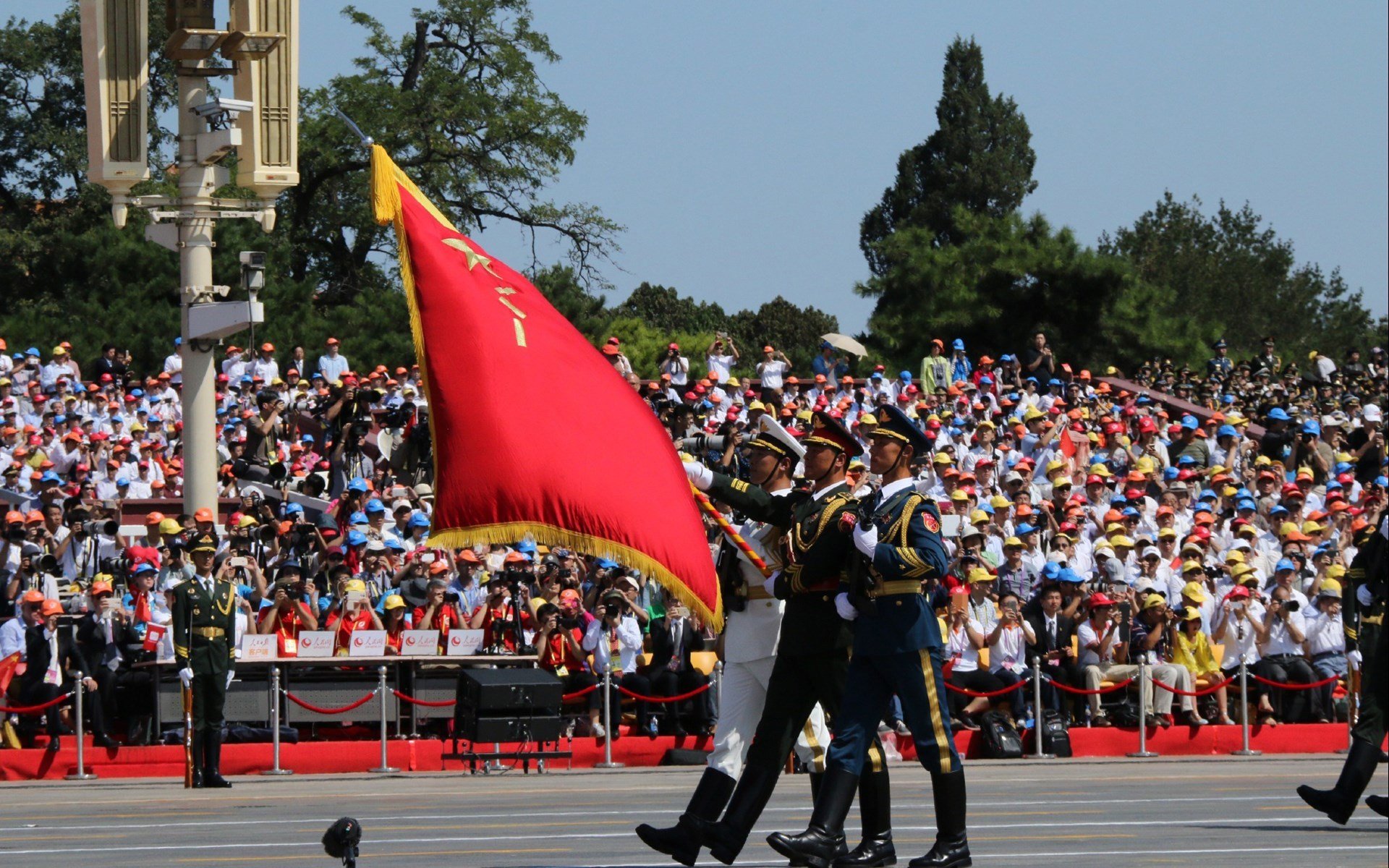 布莱顿防守坚固，海鸥军团全力保住欧战席位，布莱顿海滩